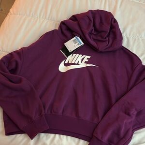 *NEW WITH TAGS* Cropped Nike Women’s Athletic Hoodie